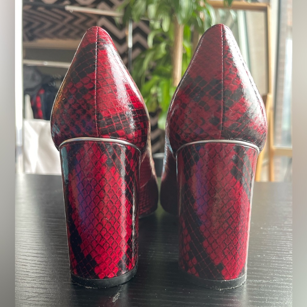 Marc Fisher Red Snakeskin Viviene Block Heel Pumps - Picture 12 of 16